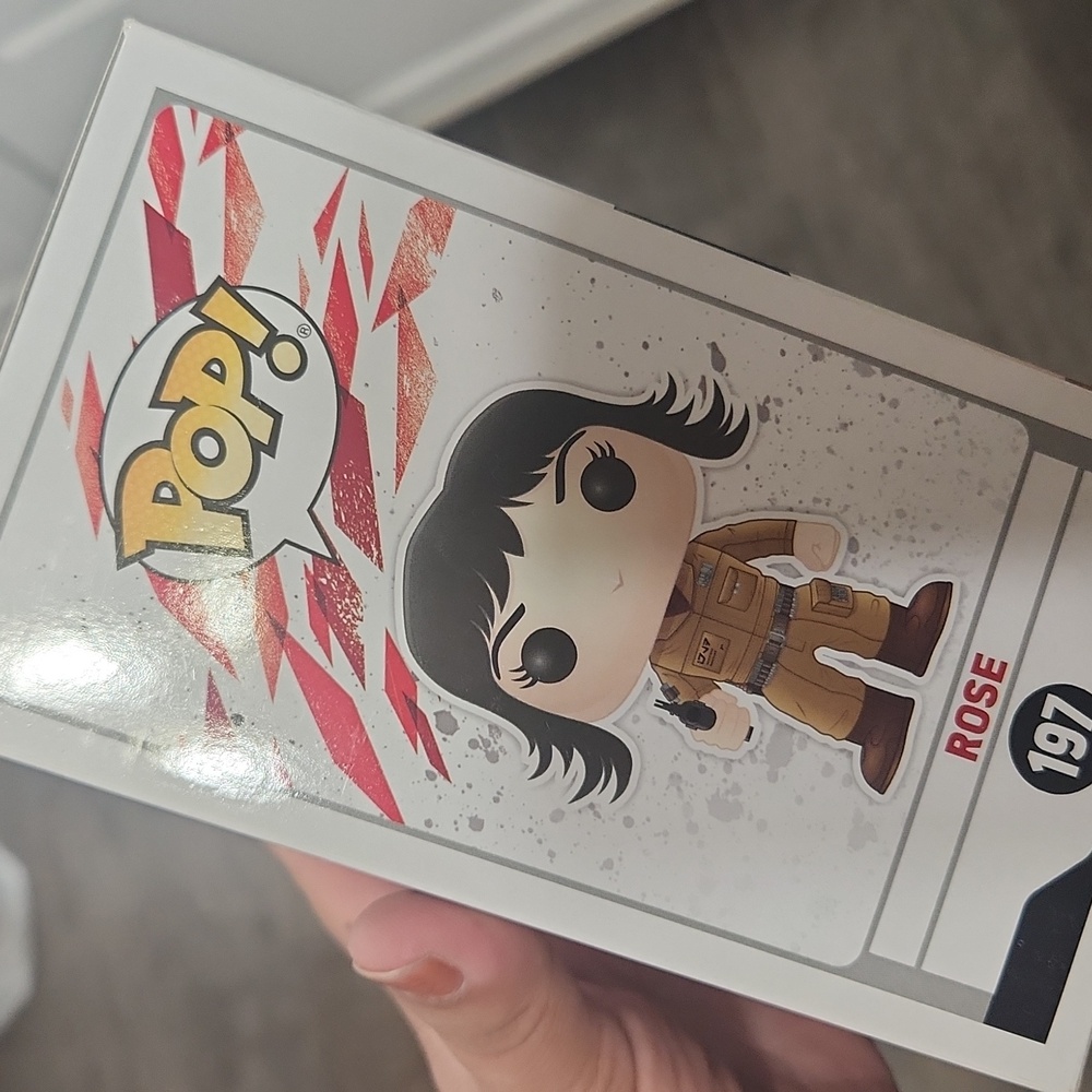 Star Wars Pop! Vinyl Figure - Rose - Picture 2 of 4